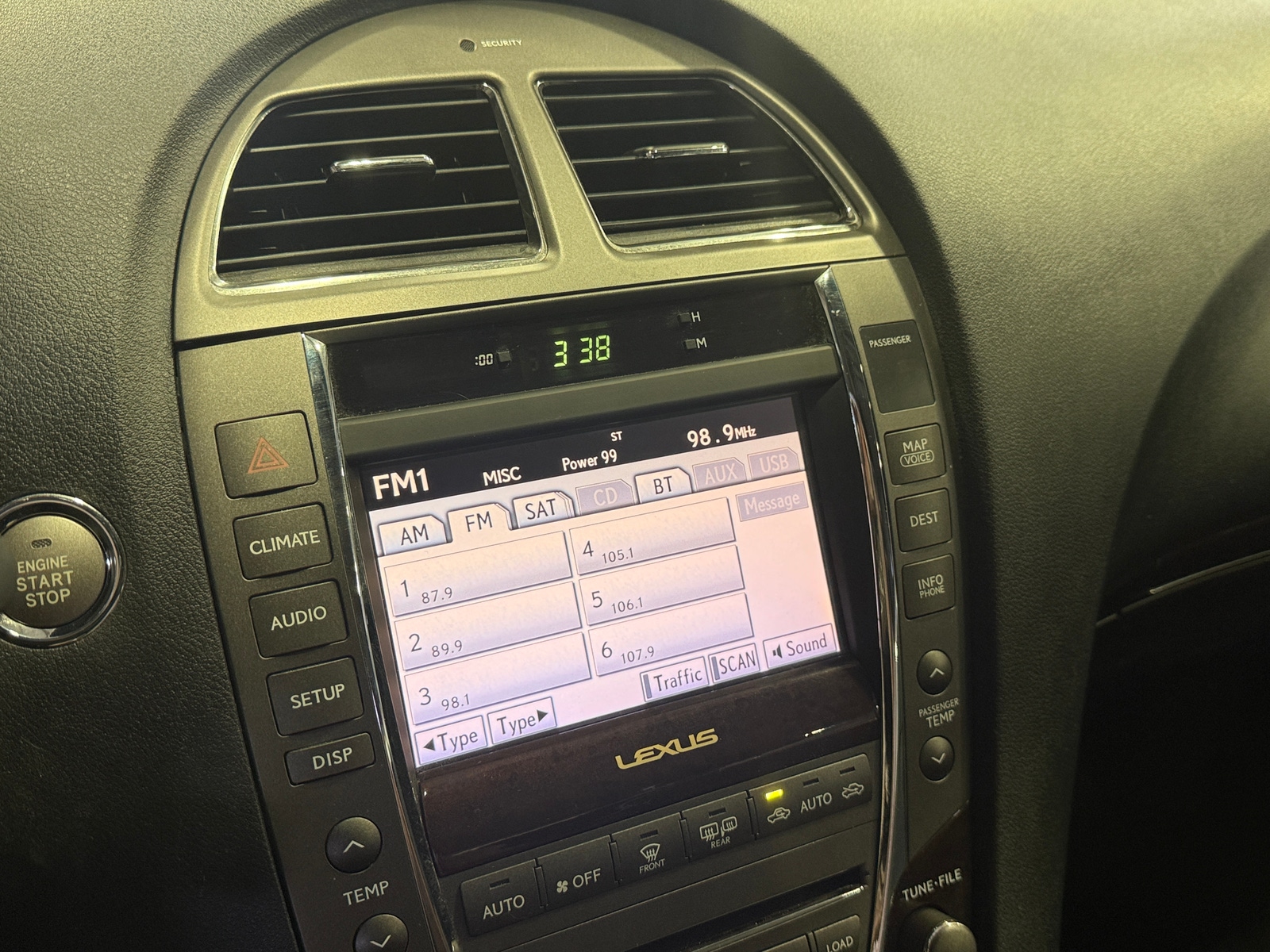 Thumbnail: 2011 Lexus ES - 3