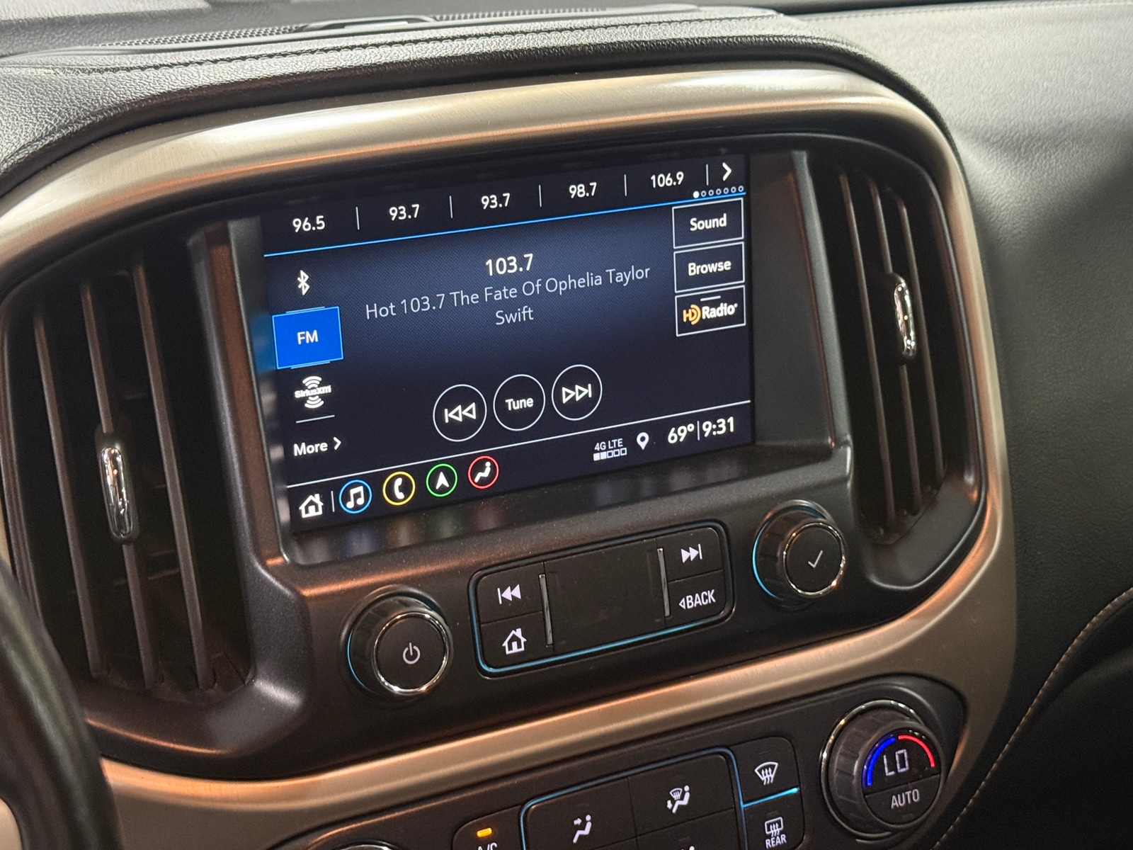 Thumbnail: 2021 GMC Canyon - 3