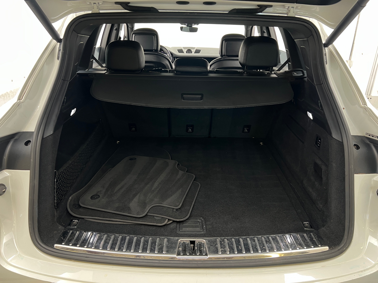 Thumbnail: 2020 Porsche Cayenne - 6