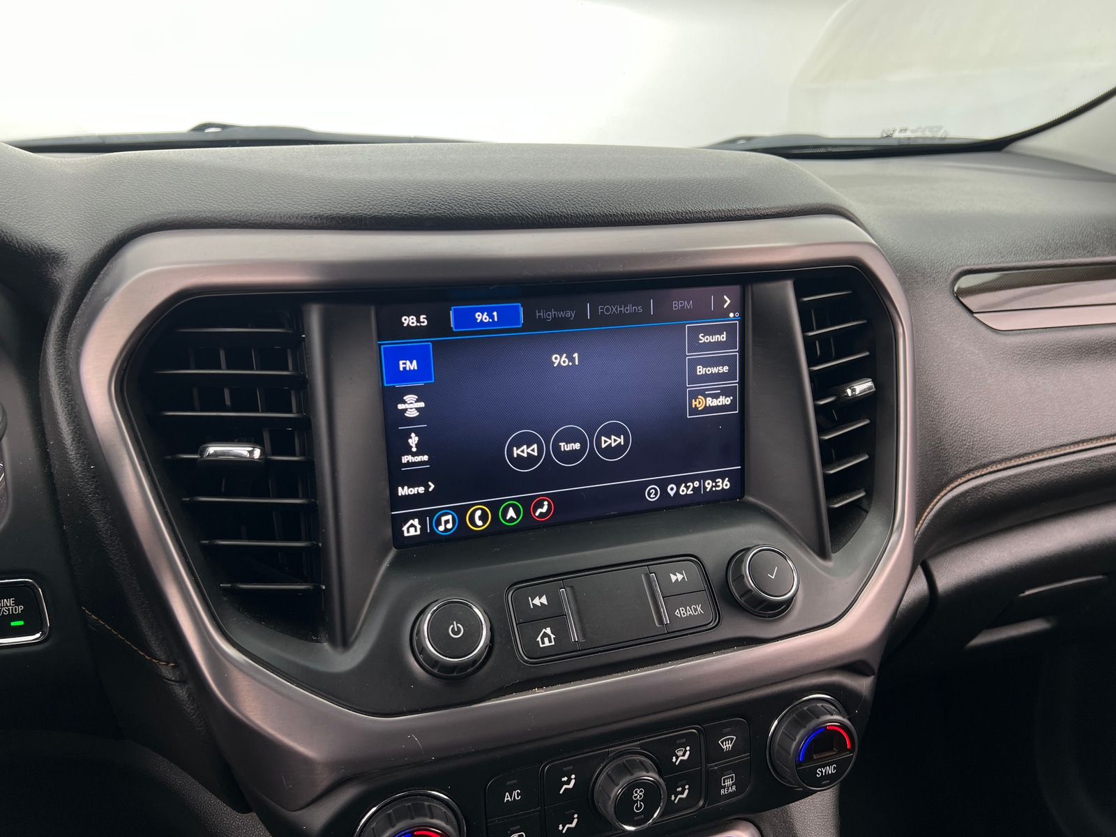 Thumbnail: 2020 GMC Acadia - 3