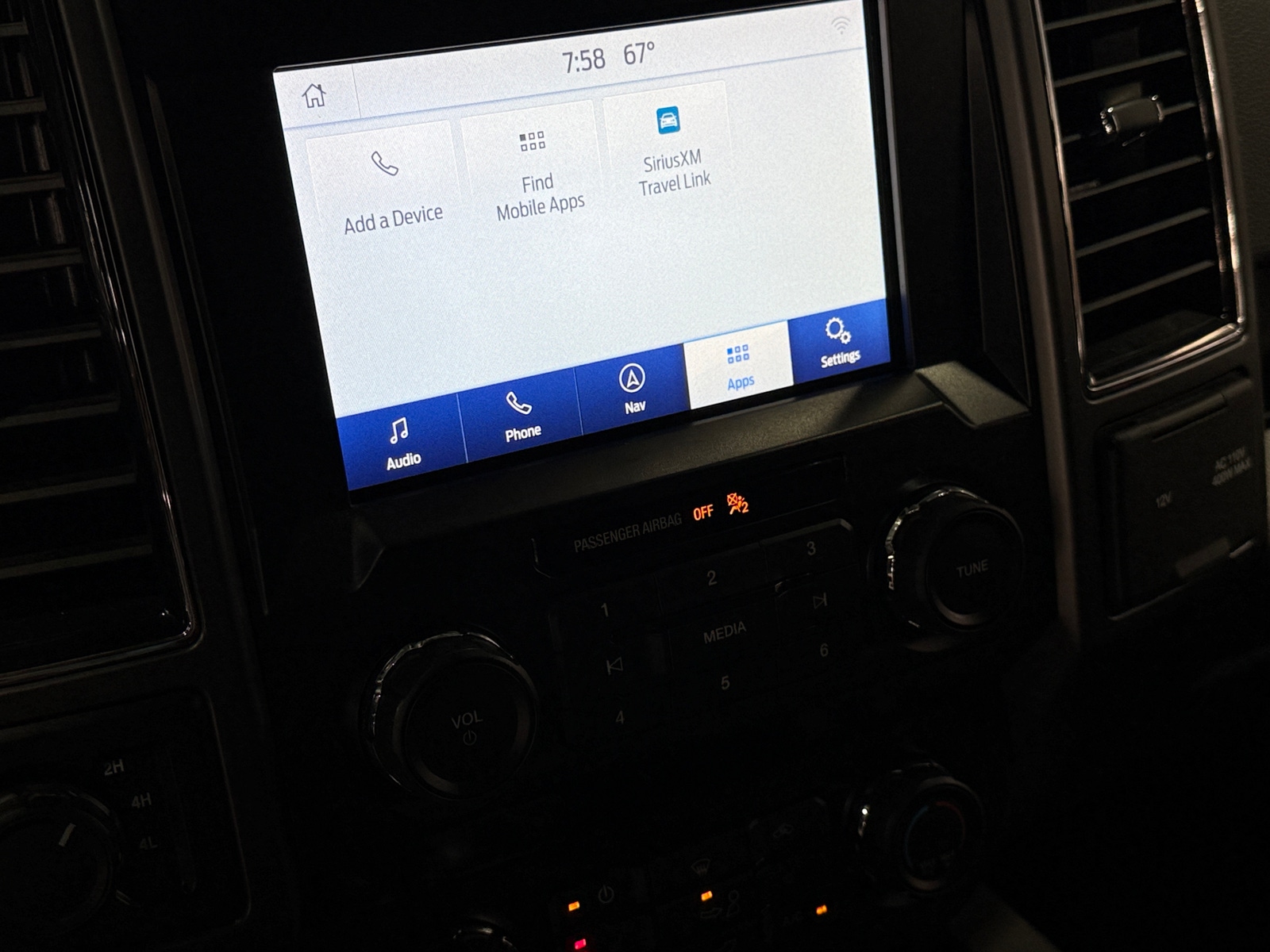 Thumbnail: 2020 Ford Econoline - 4