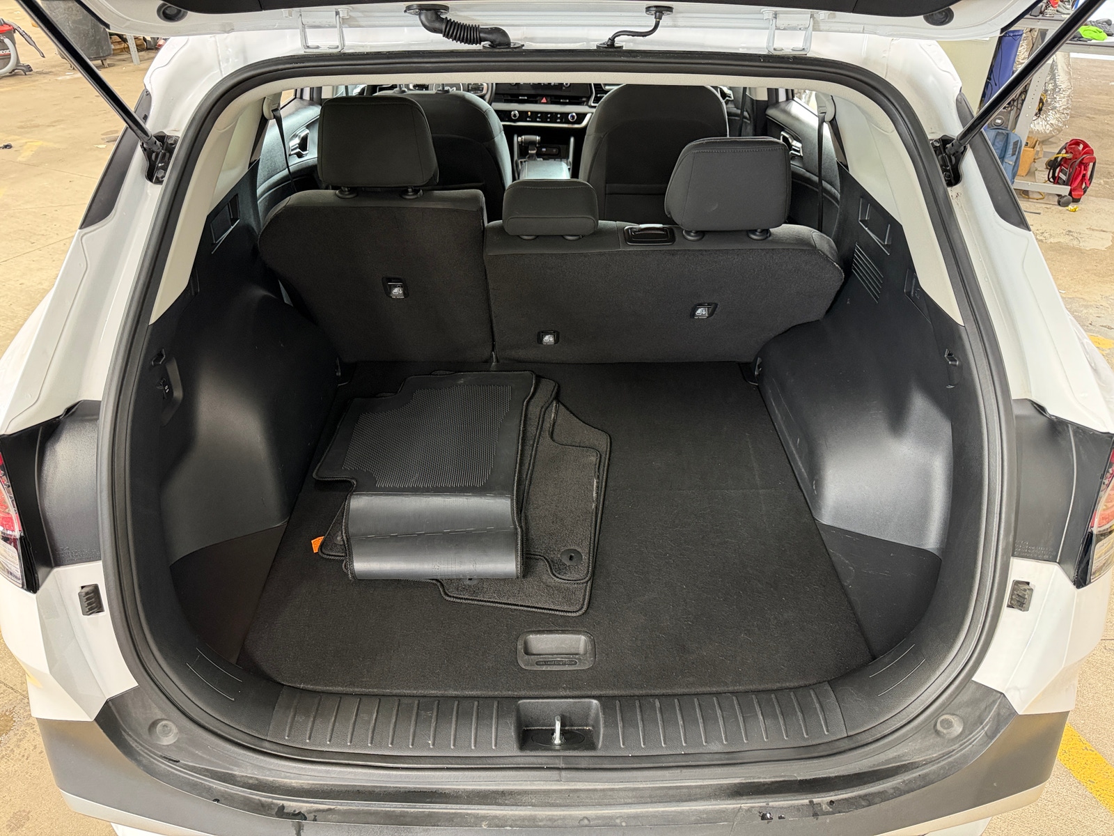 Thumbnail: 2025 Kia Sportage - 7