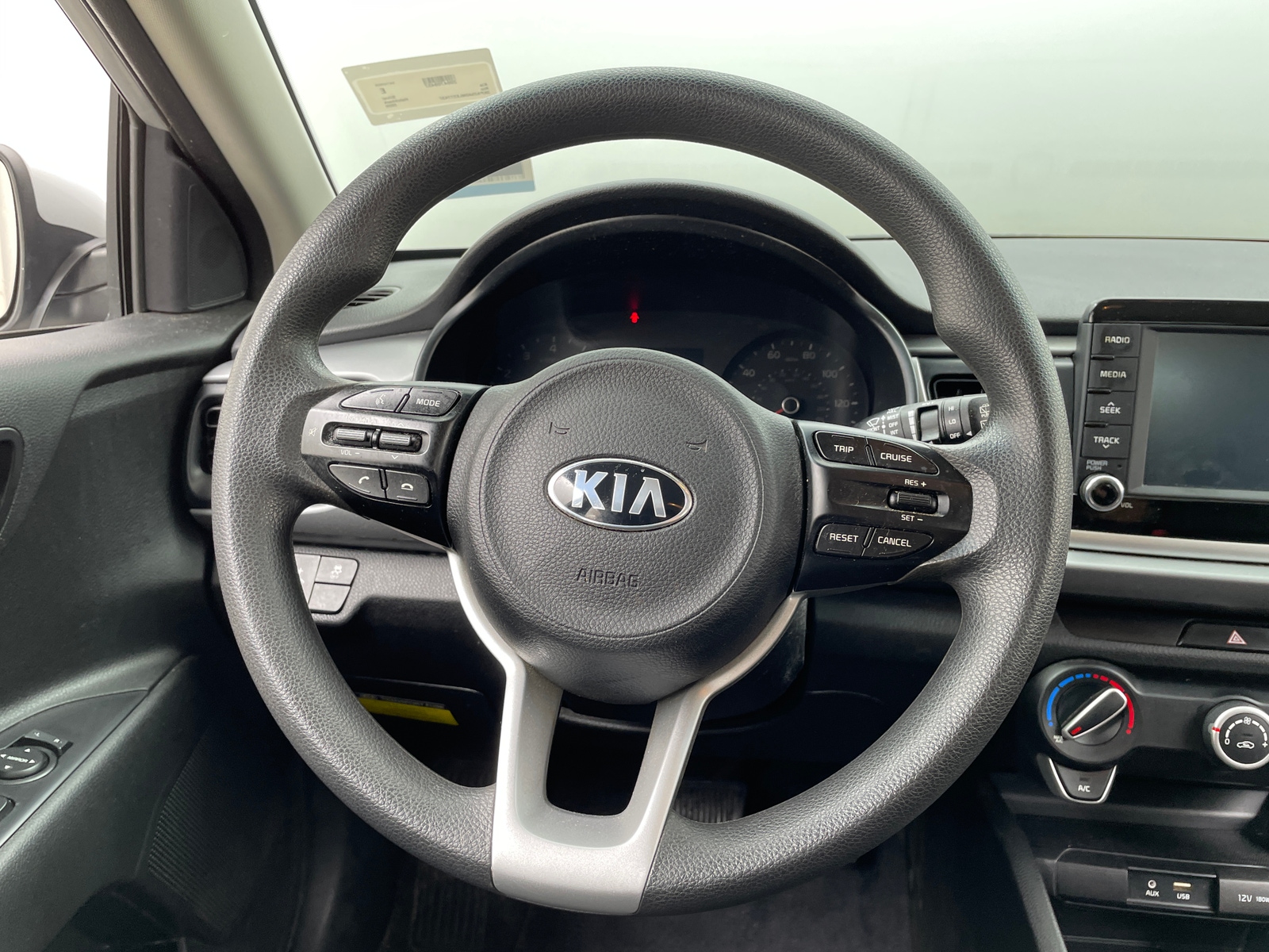 Thumbnail: 2020 Kia Rio - 5