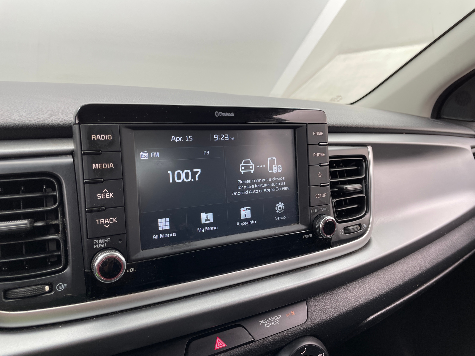 Thumbnail: 2020 Kia Rio - 4