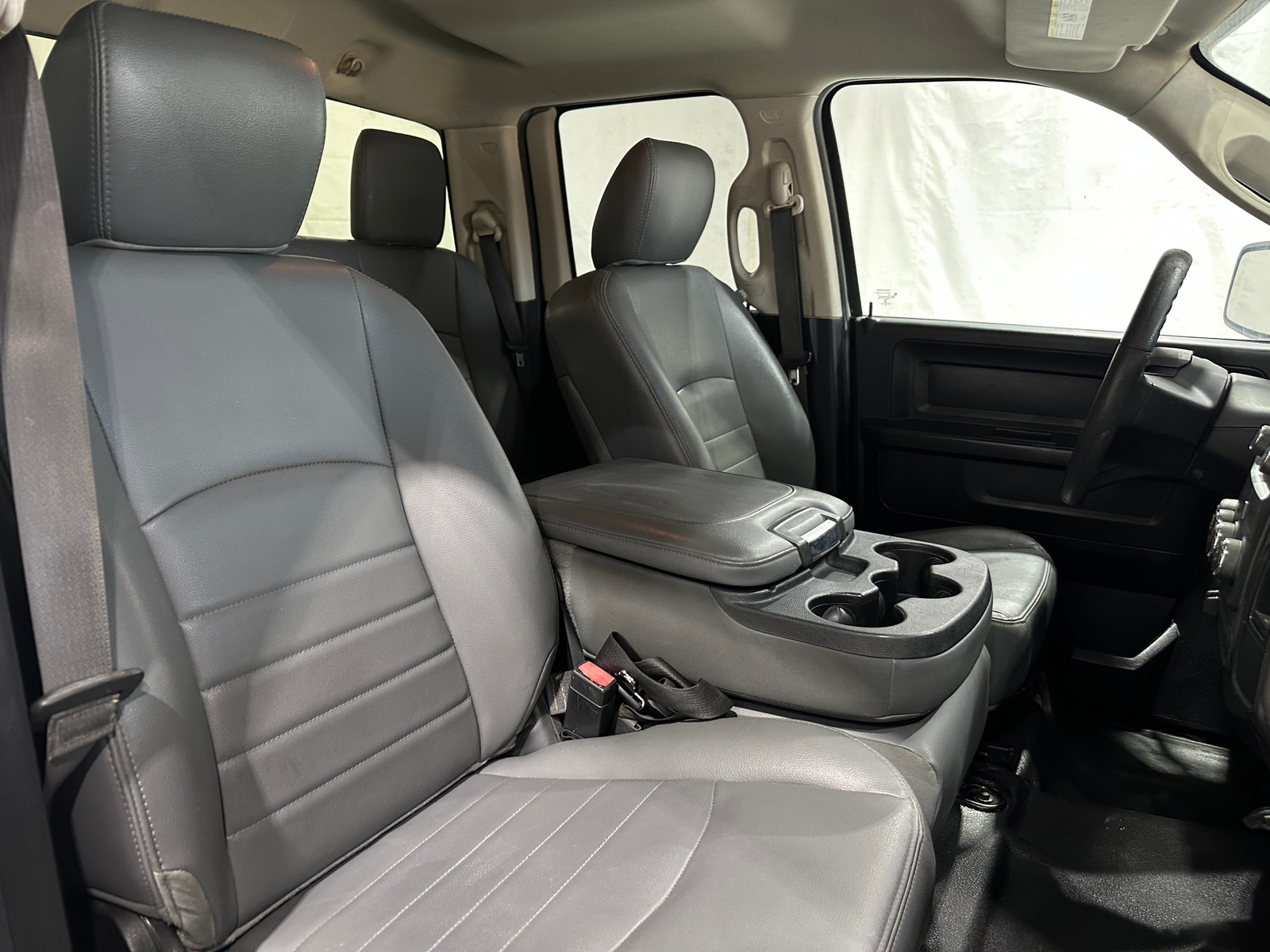 Thumbnail: 2019 RAM 1500 Classic - 2