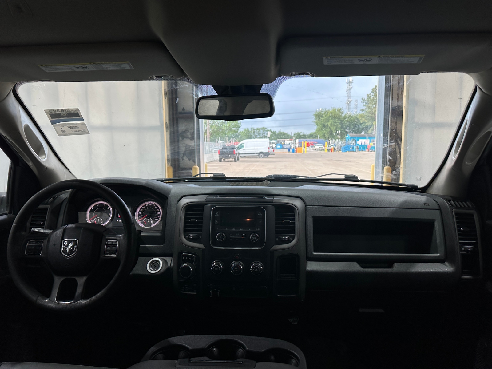 Thumbnail: 2019 RAM 1500 Classic - 3