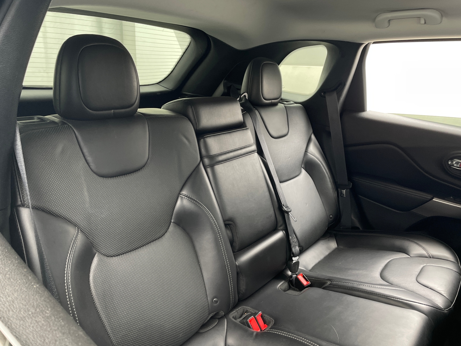 Thumbnail: 2019 Jeep Cherokee - 5