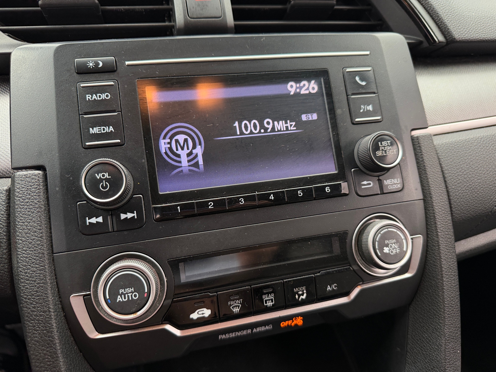 Thumbnail: 2016 Honda Civic - 3