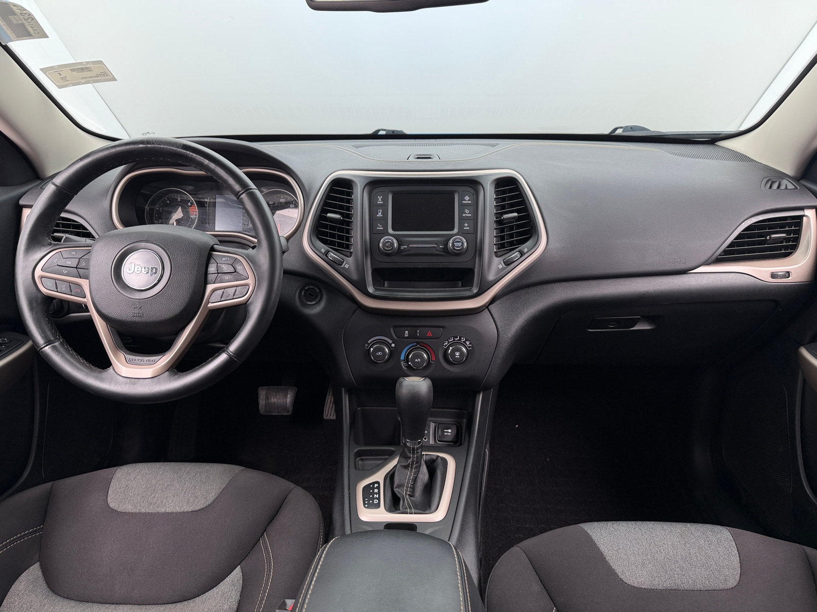 Thumbnail: 2017 Jeep Cherokee - 3