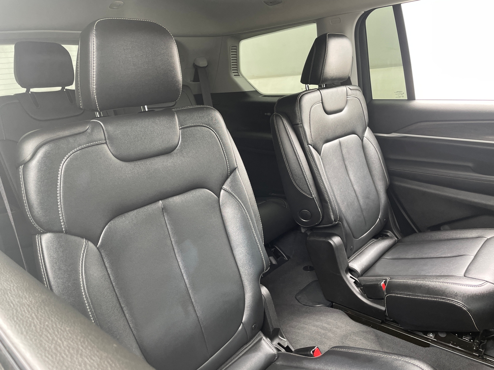 Thumbnail: 2023 Jeep Grand Cherokee L - 5