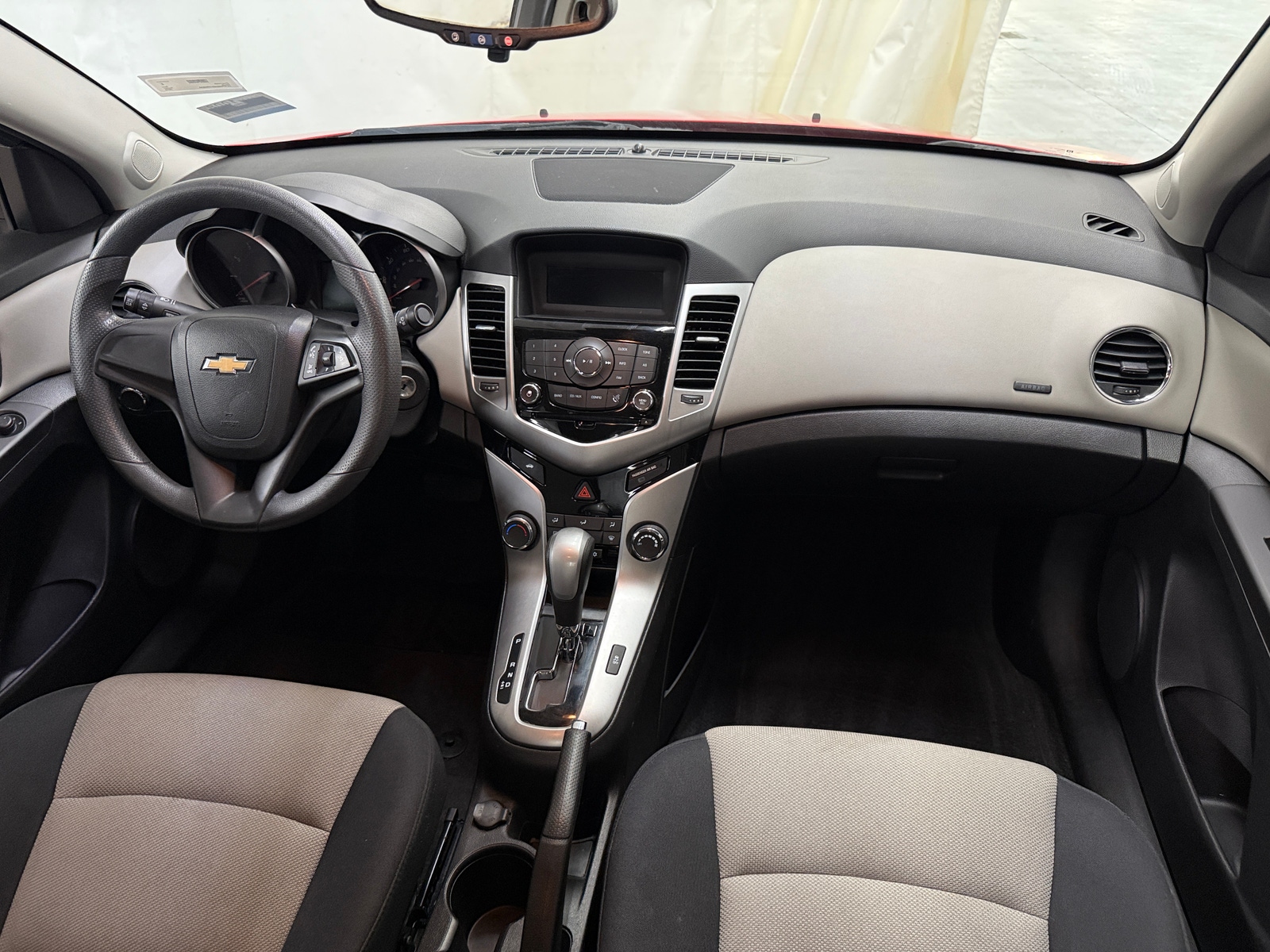 Thumbnail: 2015 Chevrolet Cruze - 3