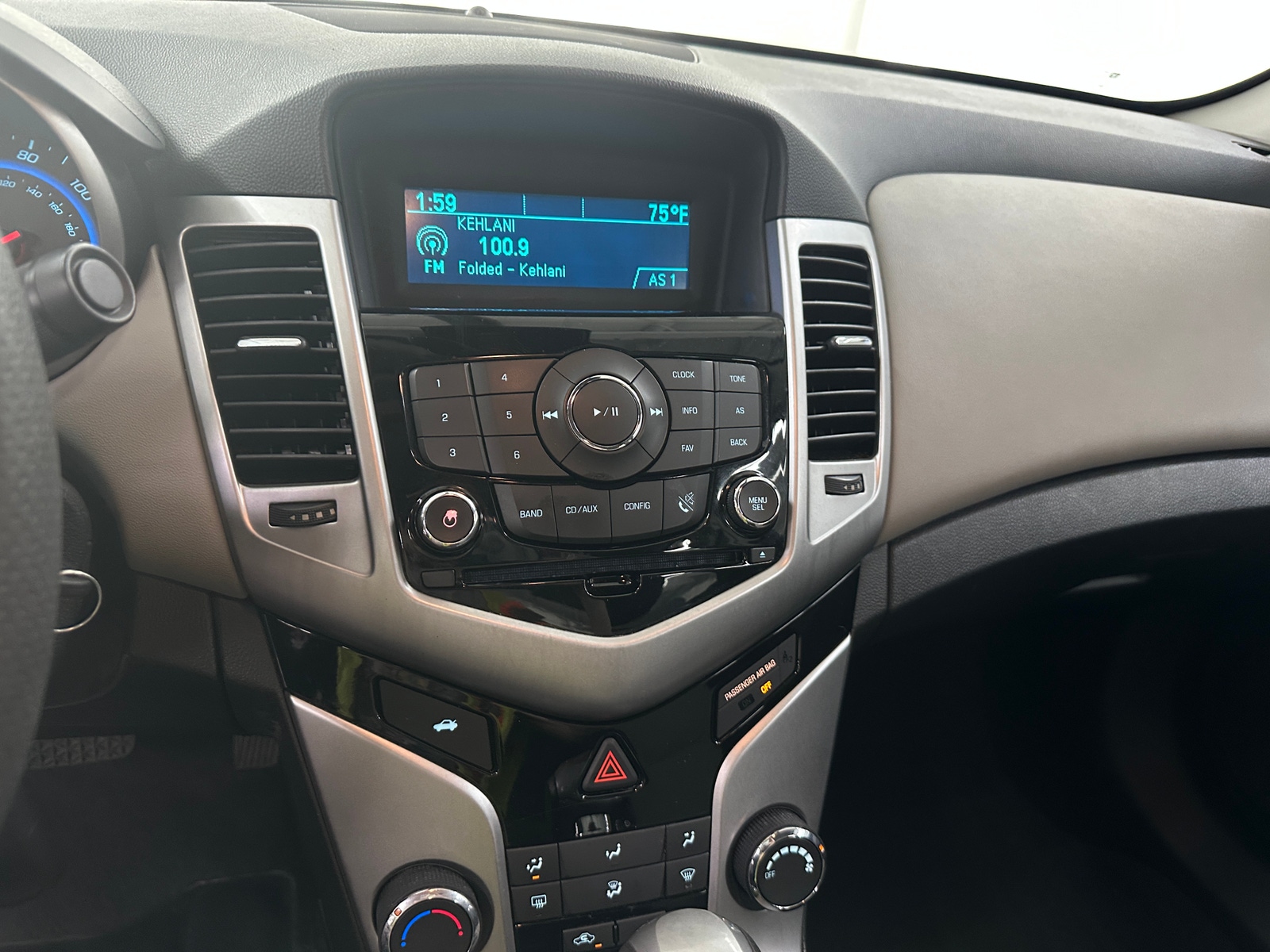 Thumbnail: 2015 Chevrolet Cruze - 4