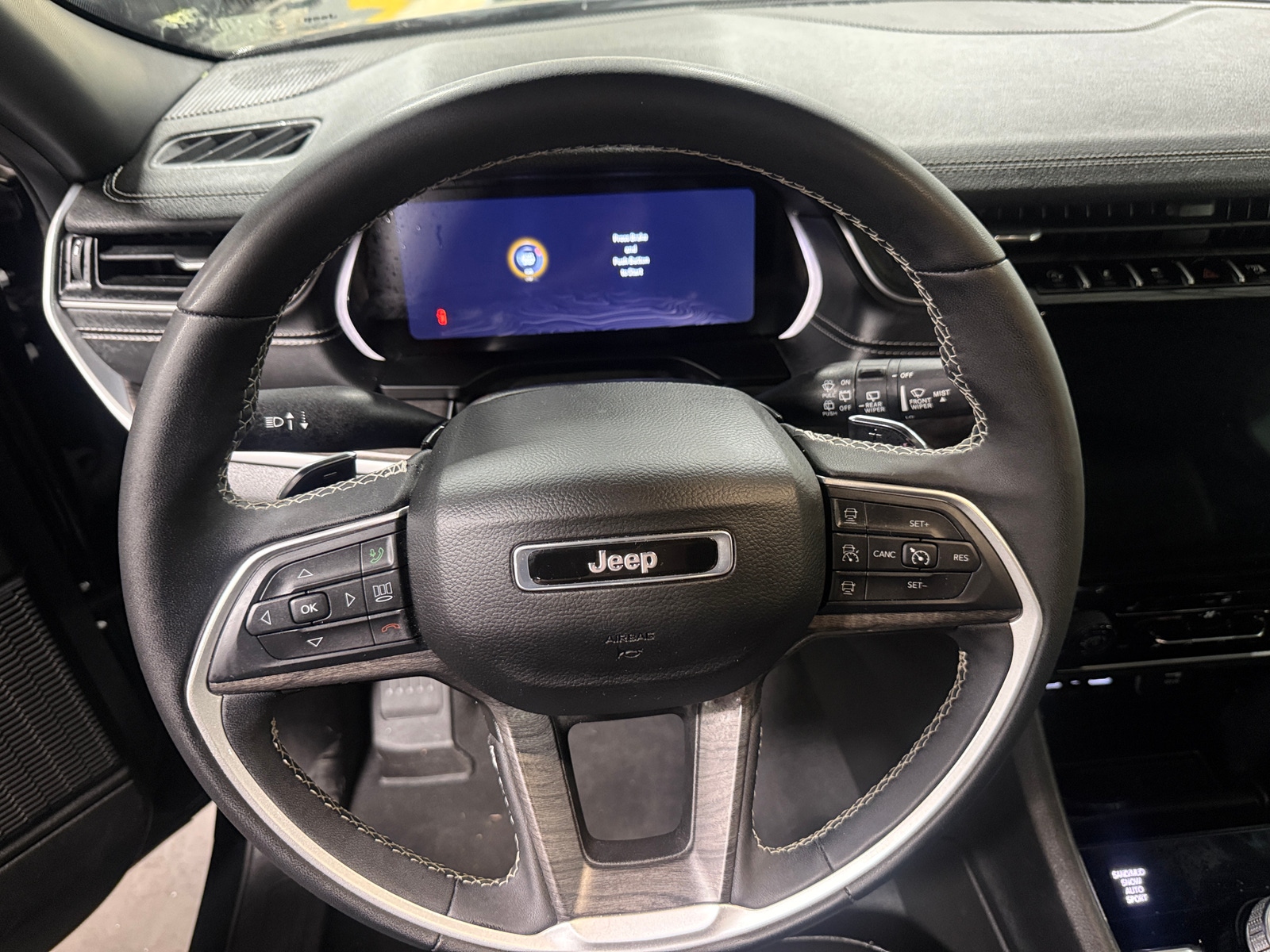 Thumbnail: 2024 Jeep Grand Cherokee - 4