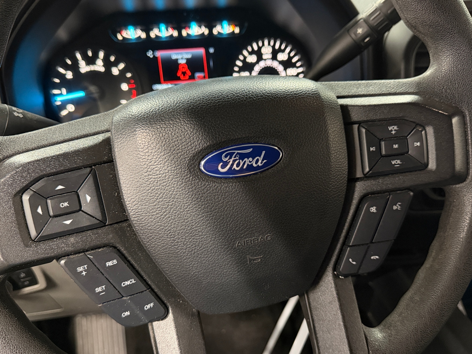 Thumbnail: 2019 Ford Econoline - 5