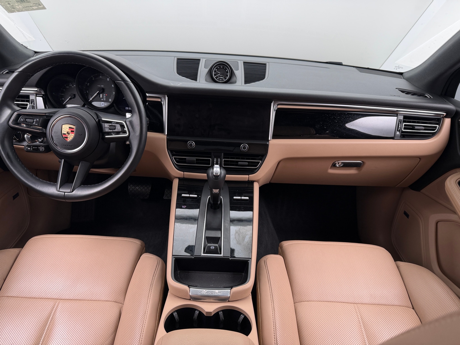 Thumbnail: 2024 Porsche Macan - 2