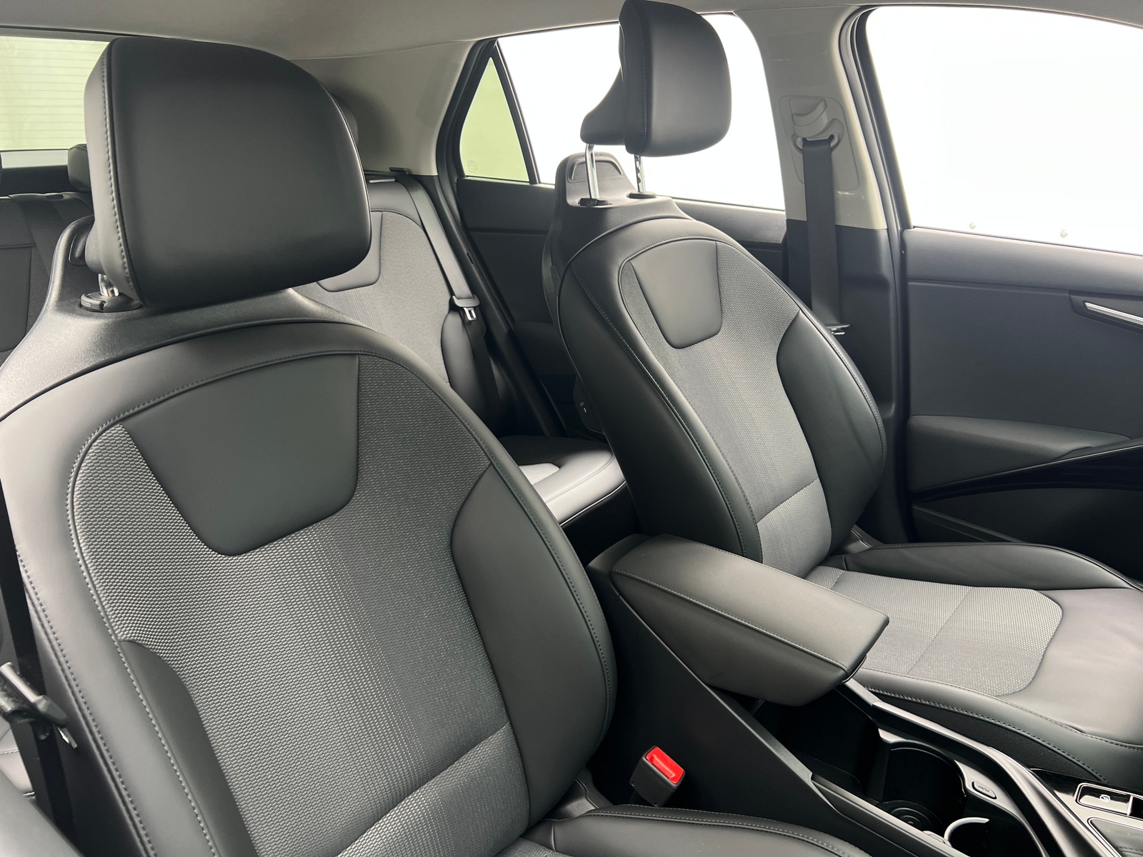 Thumbnail: 2025 Kia Niro - 2