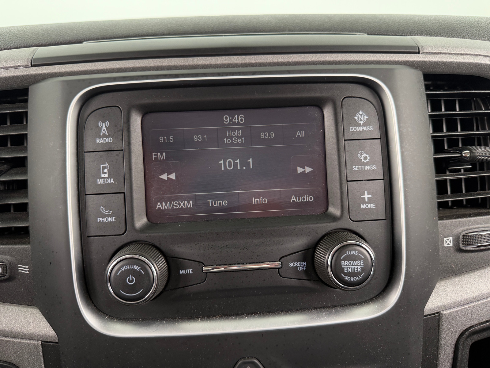 Thumbnail: 2022 RAM 1500 Classic - 4