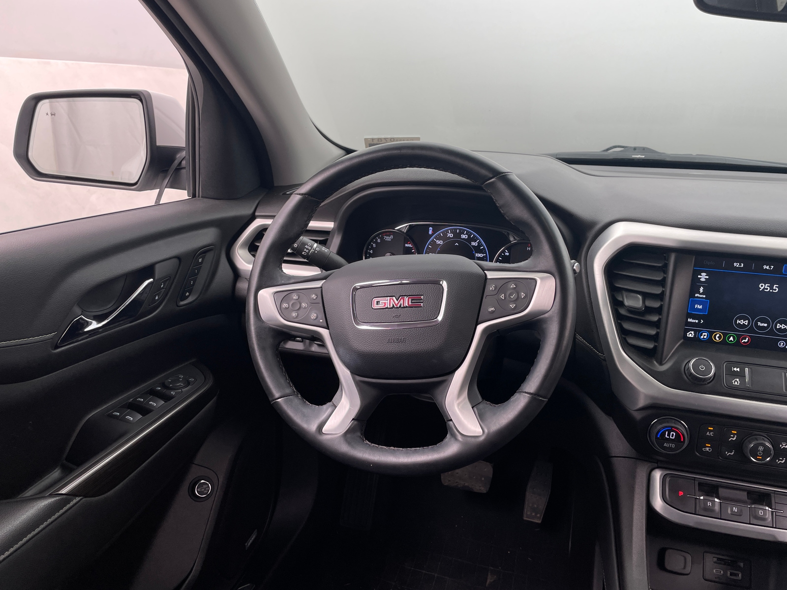 Thumbnail: 2023 GMC Acadia - 4