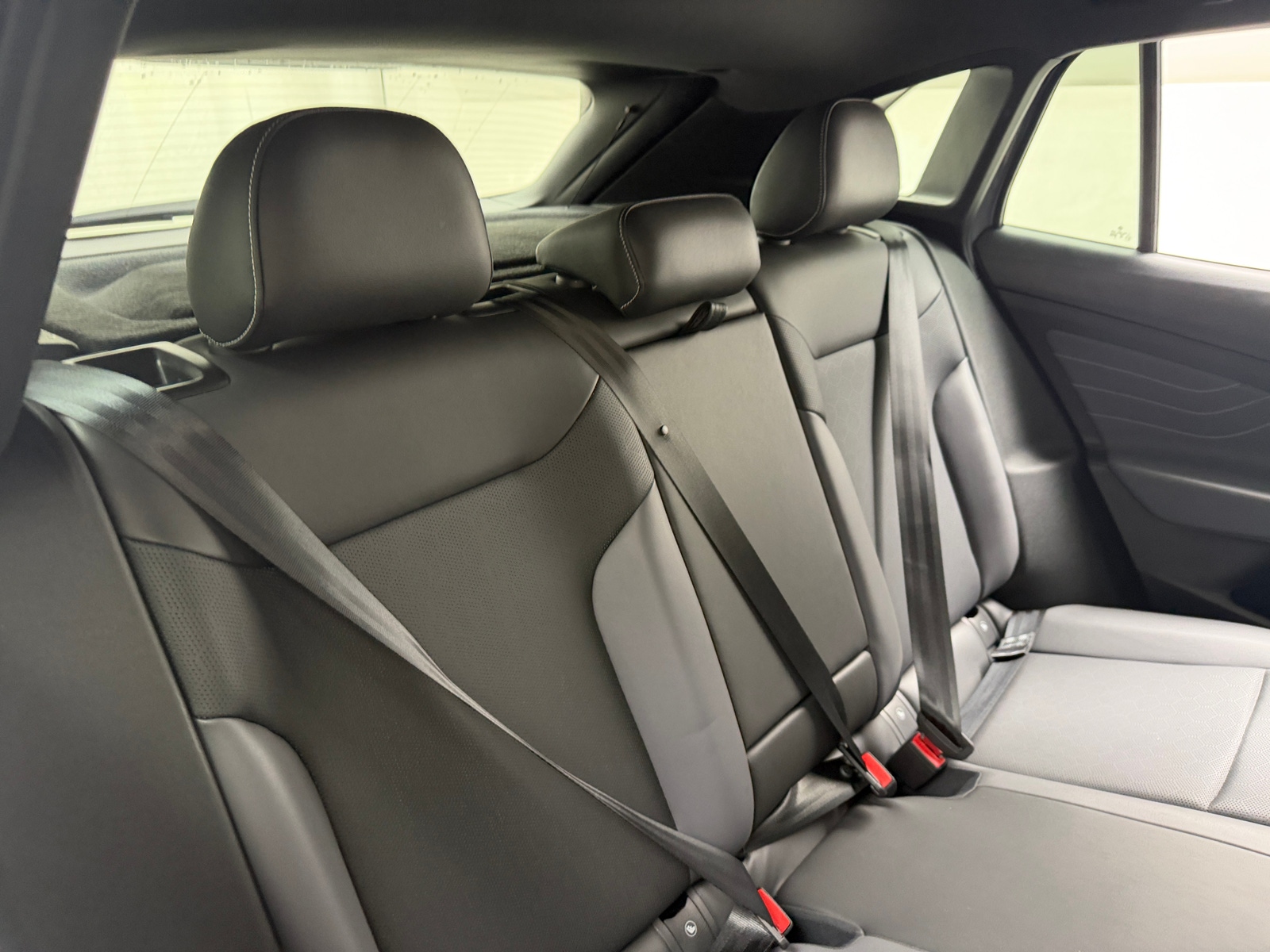 Thumbnail: 2023 Volkswagen ID.4 - 5