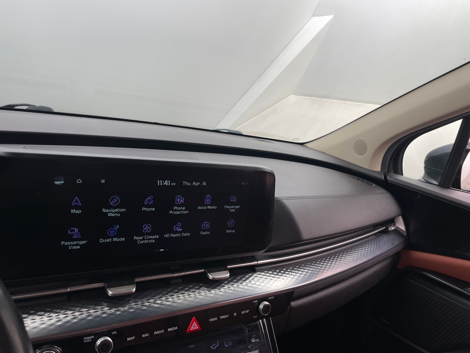 Thumbnail: 2022 Kia Carnival - 3