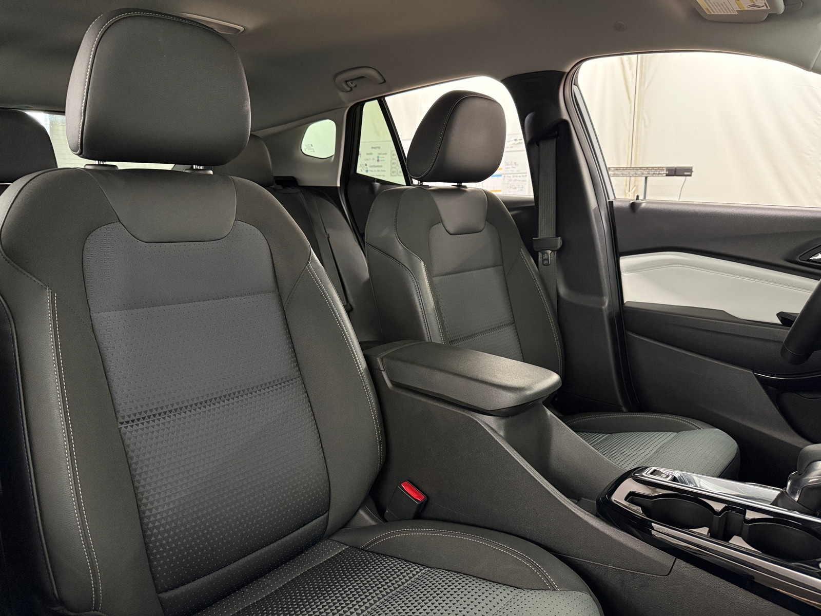 Thumbnail: 2025 Chevrolet Trax - 2
