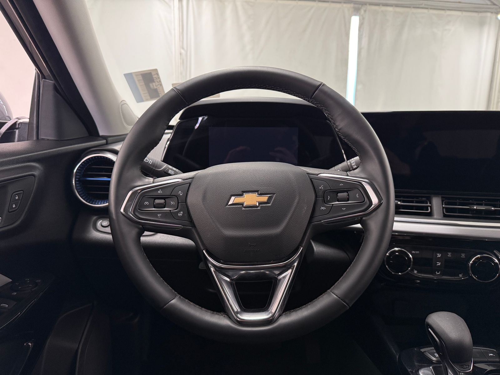 Thumbnail: 2025 Chevrolet Trax - 5