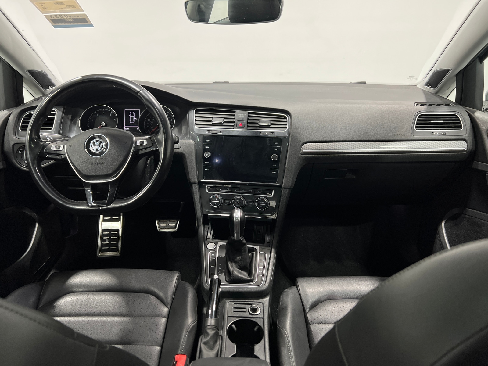 Thumbnail: 2019 Volkswagen Golf - 3