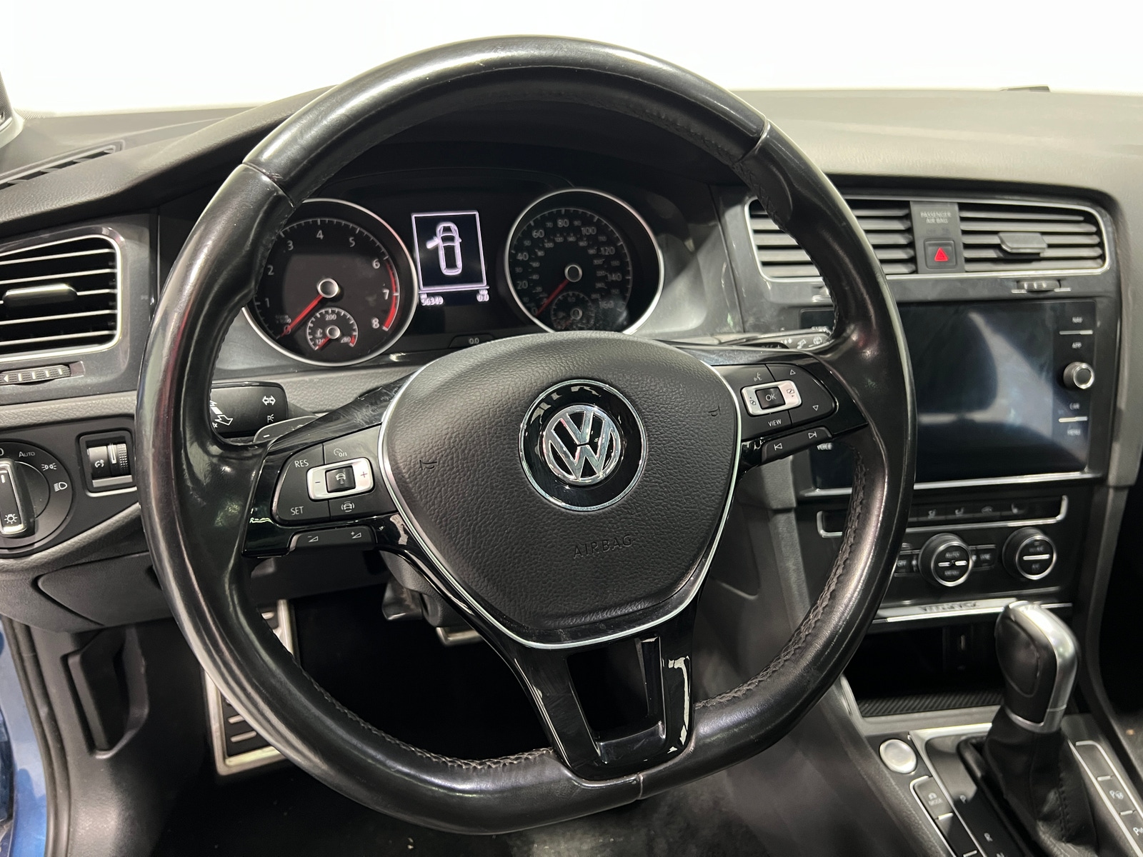 Thumbnail: 2019 Volkswagen Golf - 5