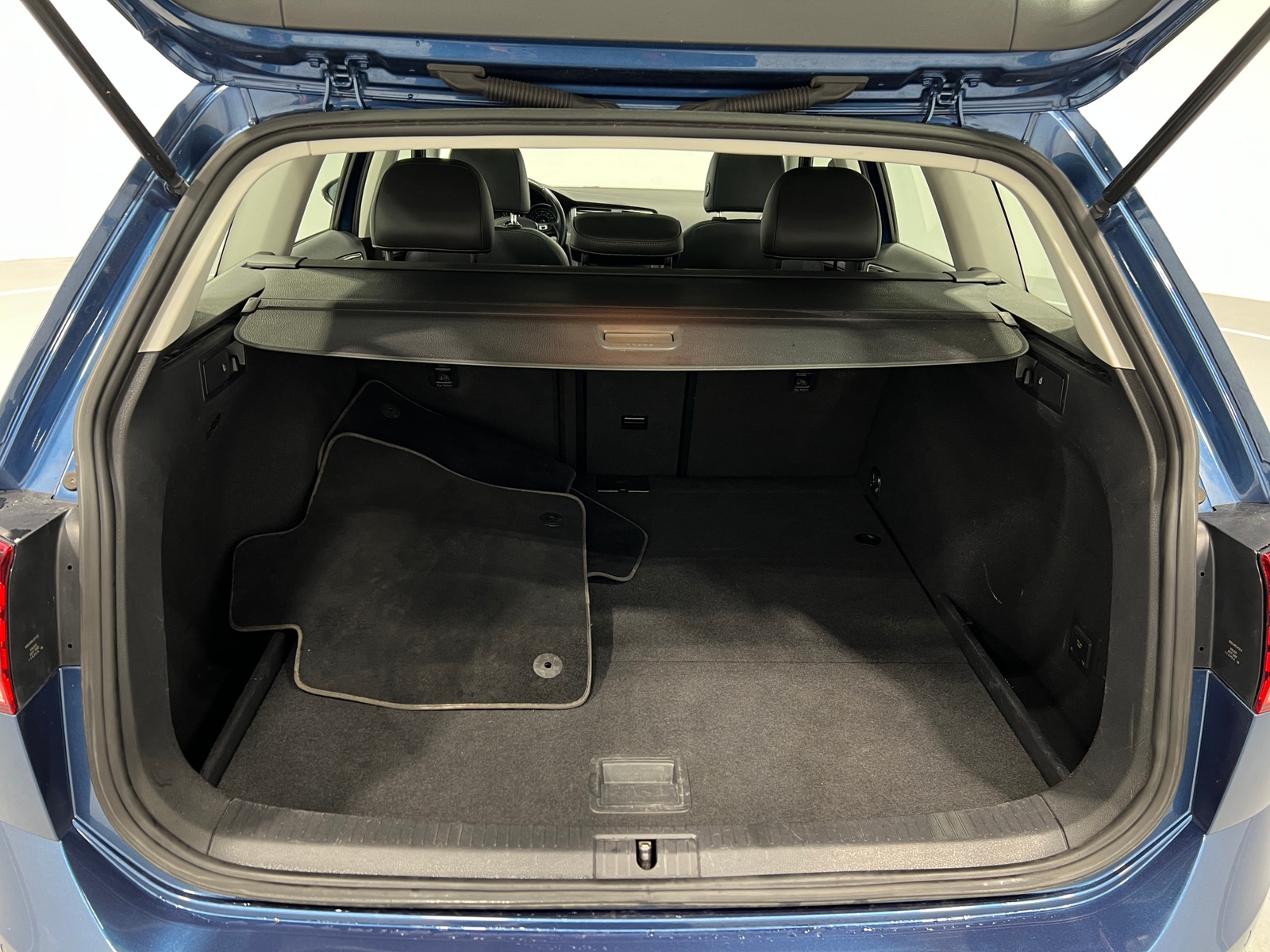 Thumbnail: 2019 Volkswagen Golf - 7