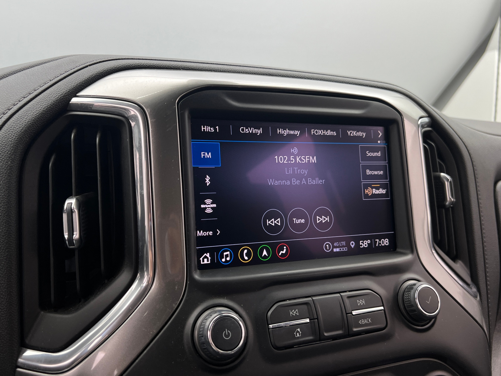 Thumbnail: 2021 Chevrolet Silverado 1500 - 3