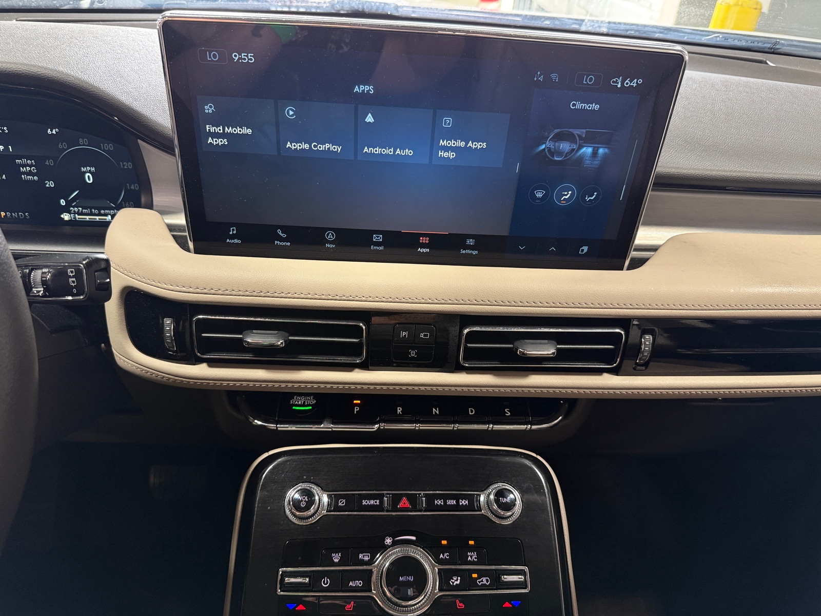 Thumbnail: 2023 Lincoln Nautilus - 3