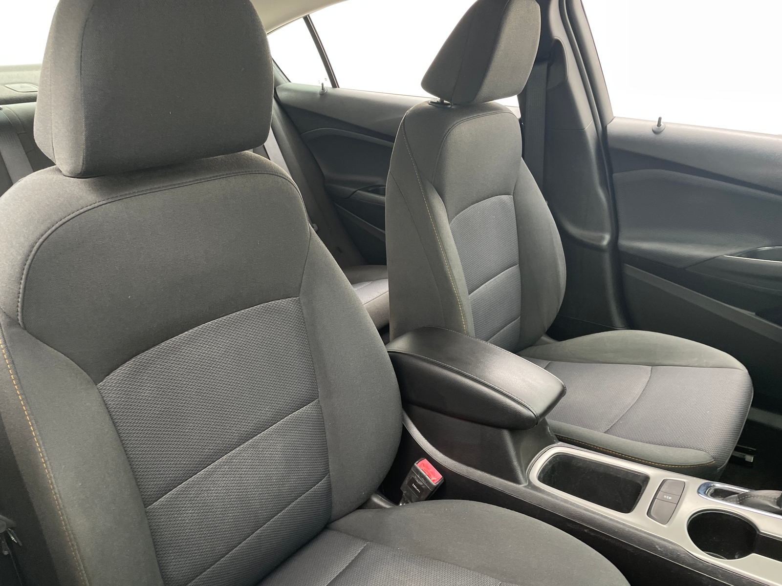 Thumbnail: 2018 Chevrolet Cruze - 2