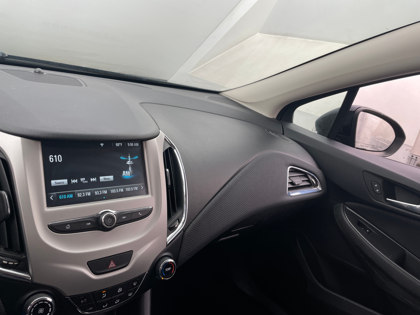 Thumbnail: 2018 Chevrolet Cruze - 4