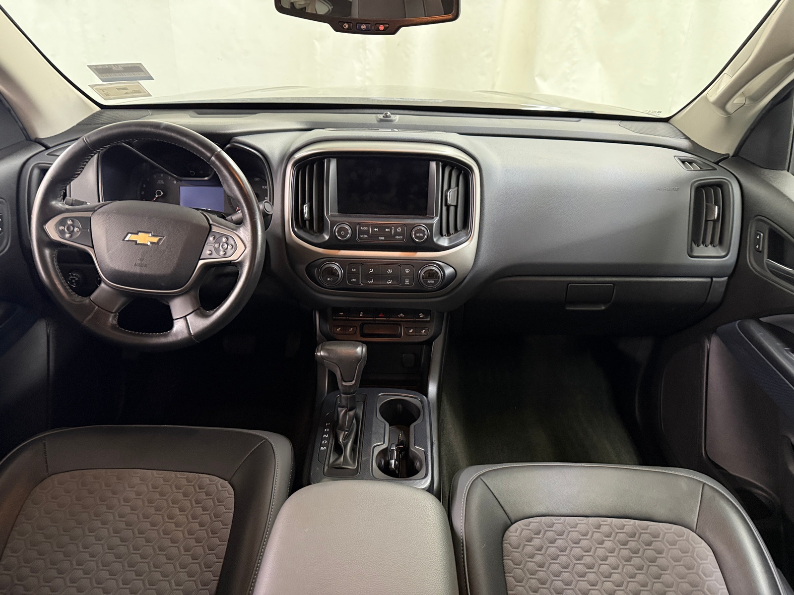 Thumbnail: 2016 Chevrolet Colorado - 3