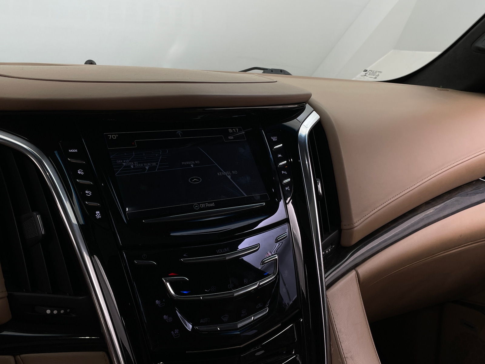 Thumbnail: 2018 Cadillac Escalade - 3