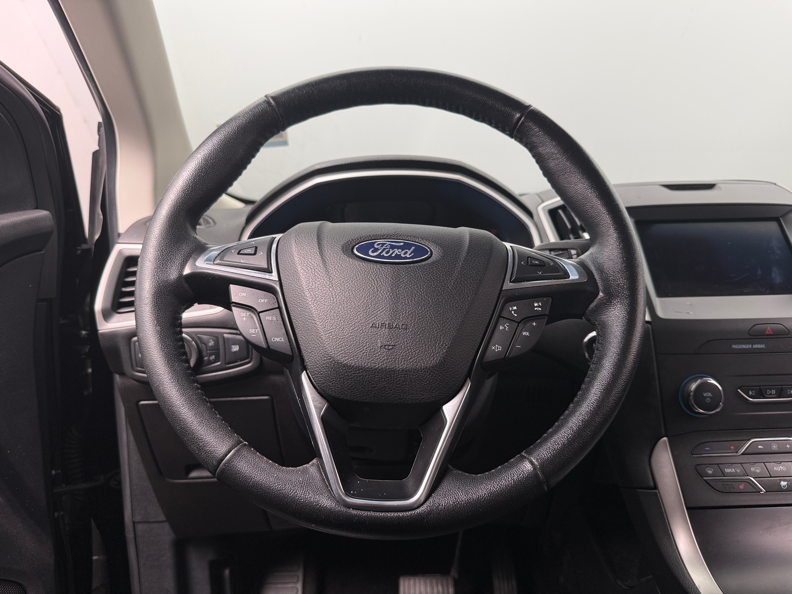 Thumbnail: 2020 Ford Edge - 4