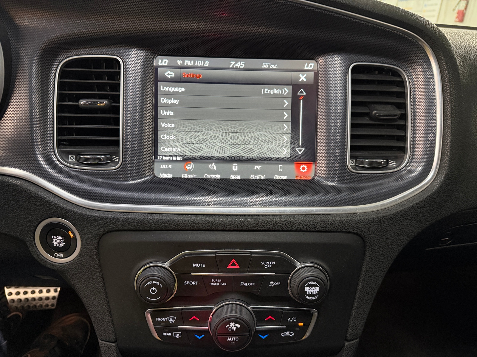 Thumbnail: 2018 Dodge Charger - 4