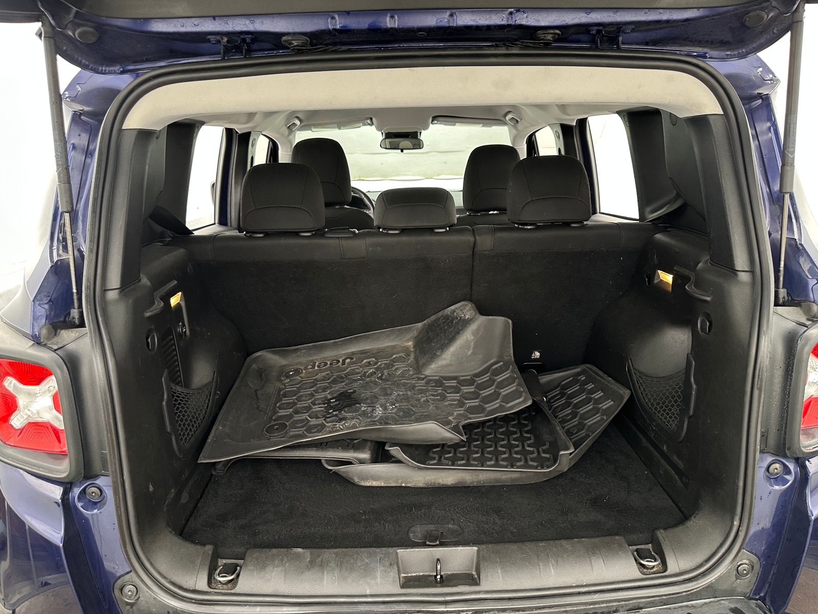 Thumbnail: 2017 Jeep Renegade - 7