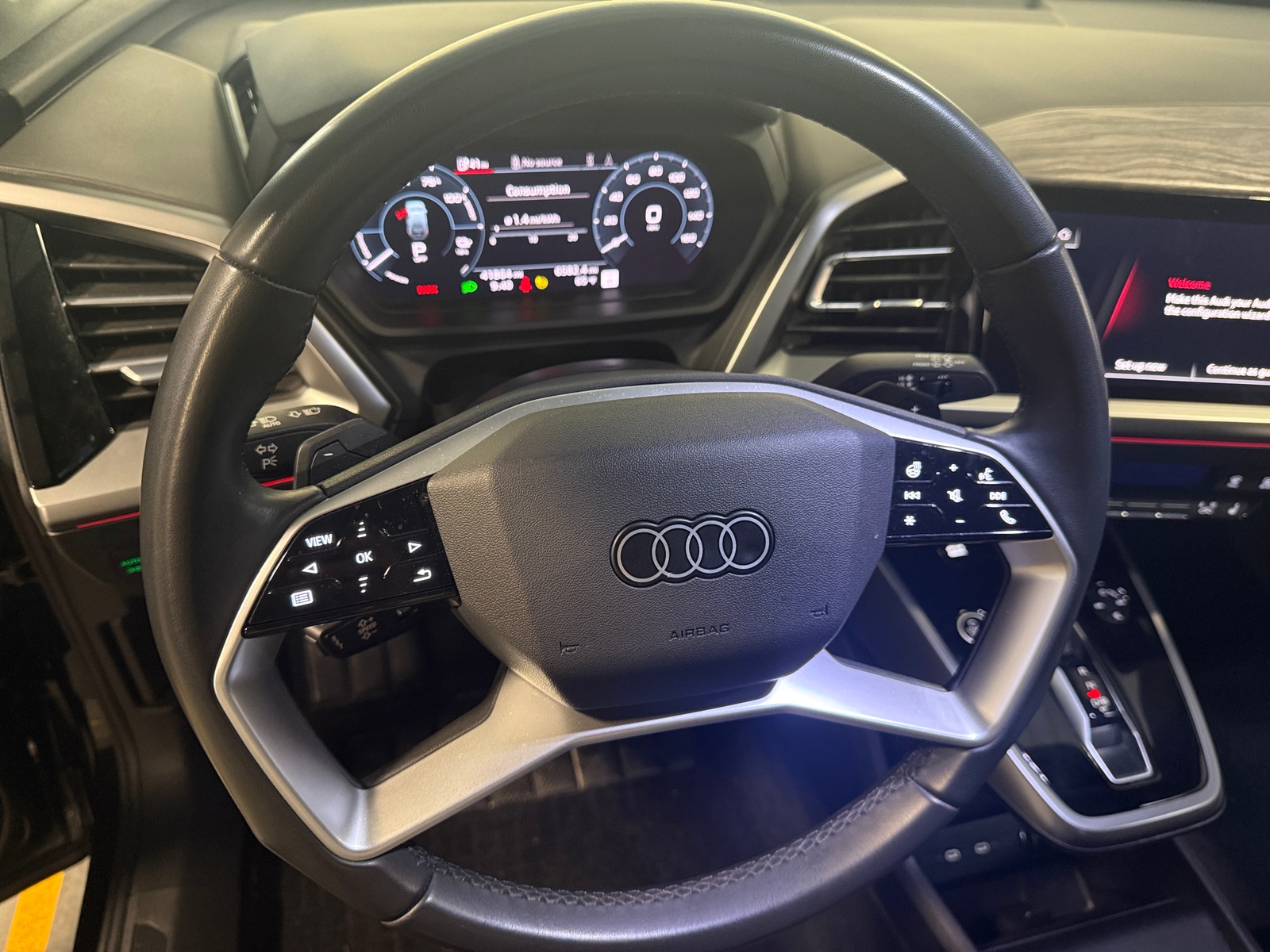 Thumbnail: 2022 Audi Q4 e-tron - 4
