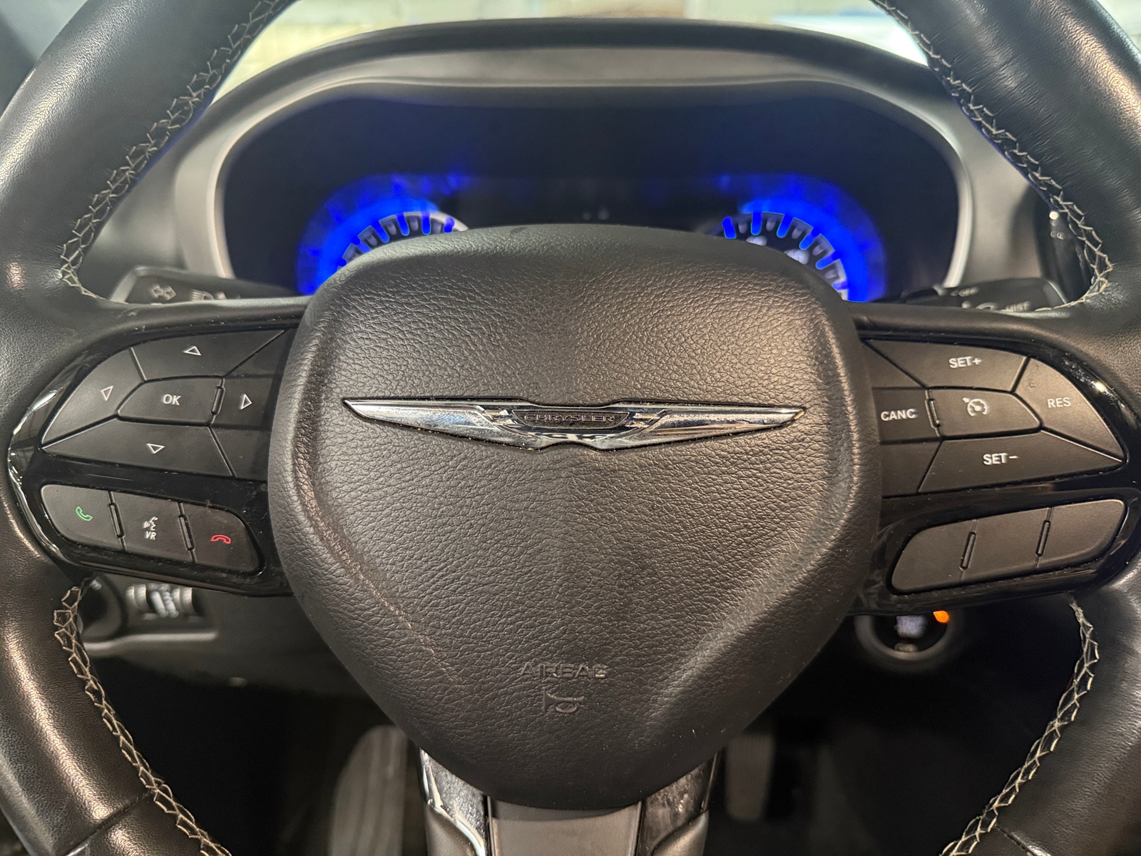 Thumbnail: 2020 Chrysler Pacifica - 4