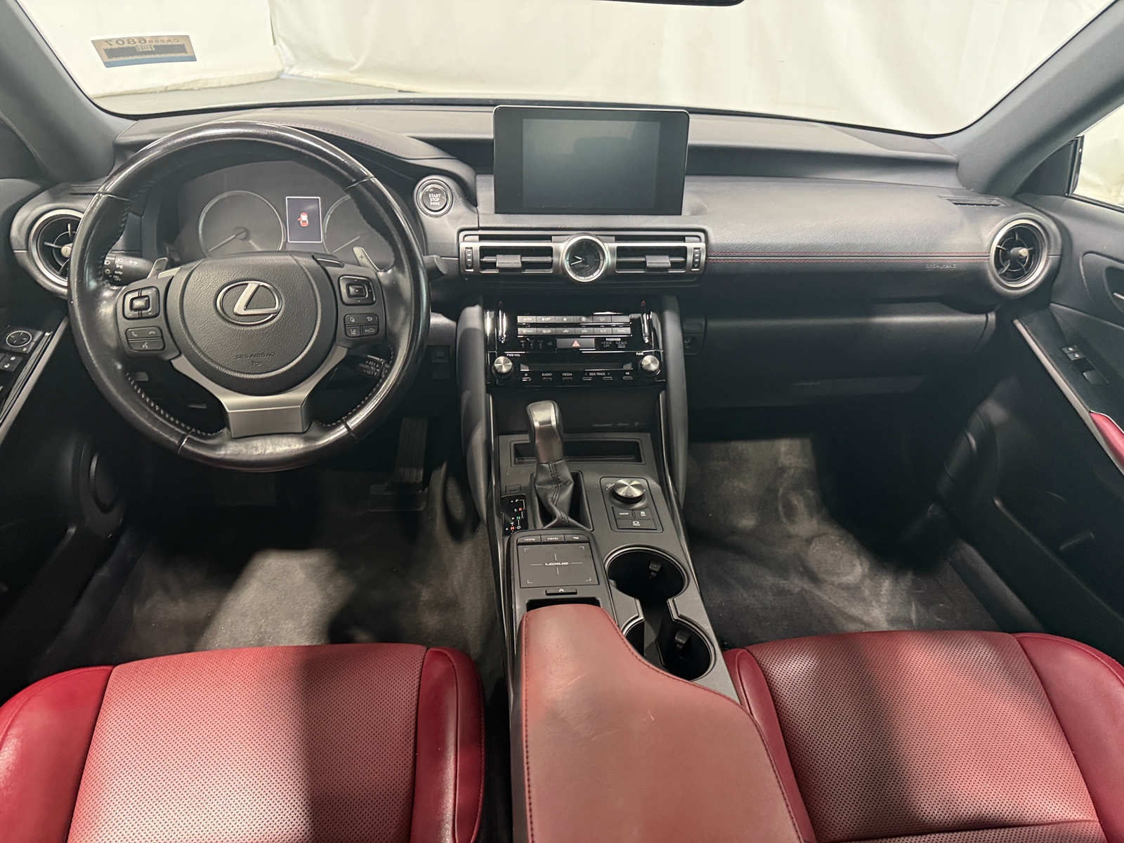 Thumbnail: 2022 Lexus IS - 2