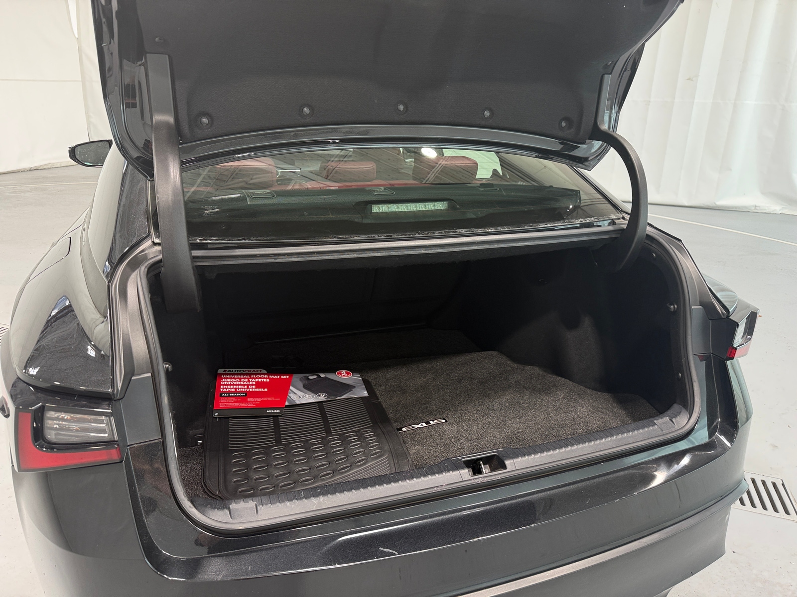 Thumbnail: 2022 Lexus IS - 6