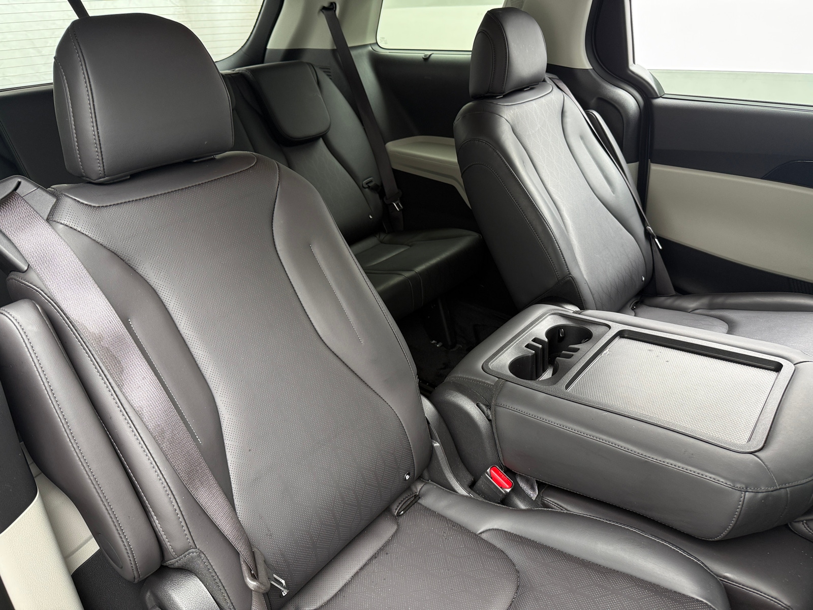 Thumbnail: 2024 Kia Carnival - 5