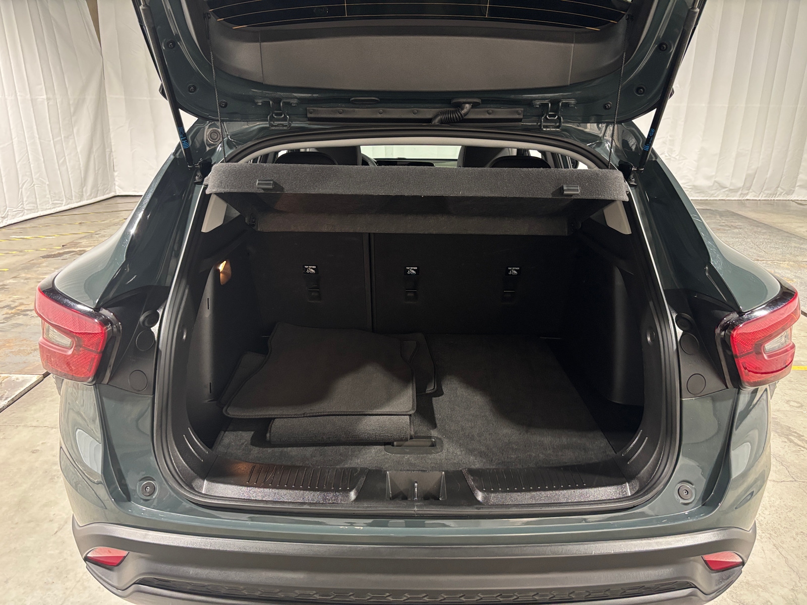 Thumbnail: 2025 Chevrolet Trax - 7