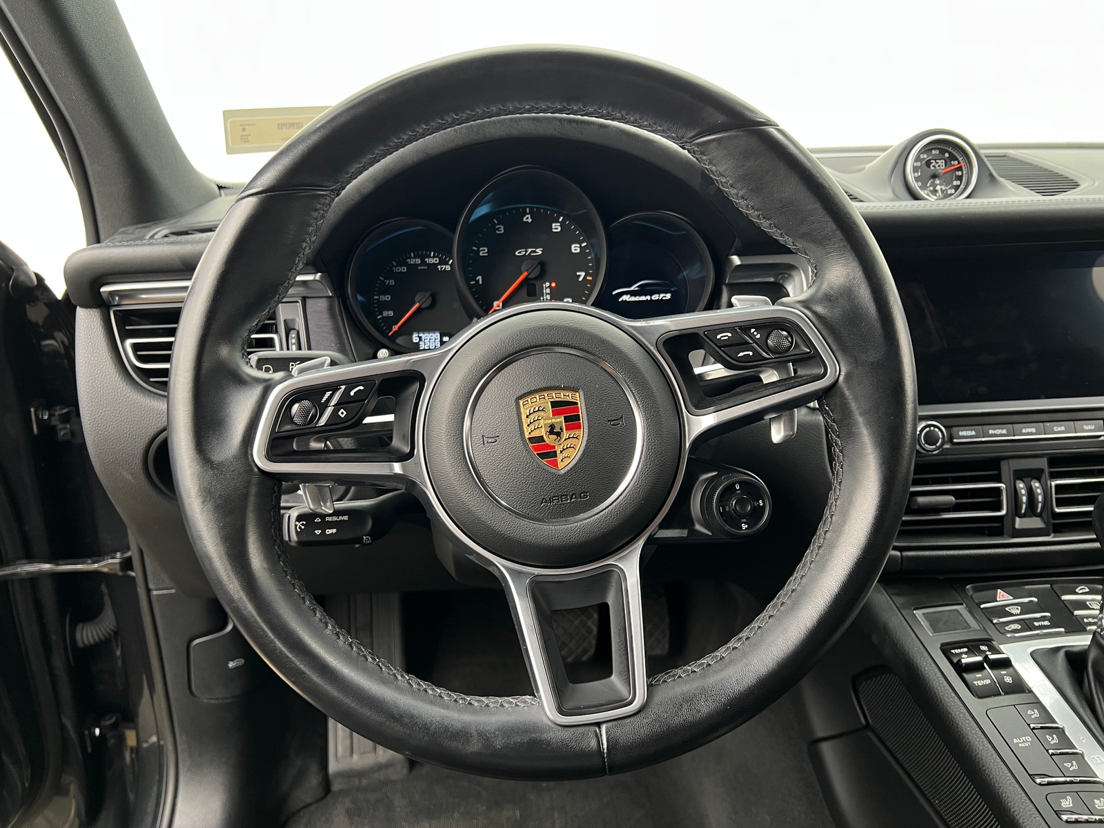 Thumbnail: 2021 Porsche Macan - 4