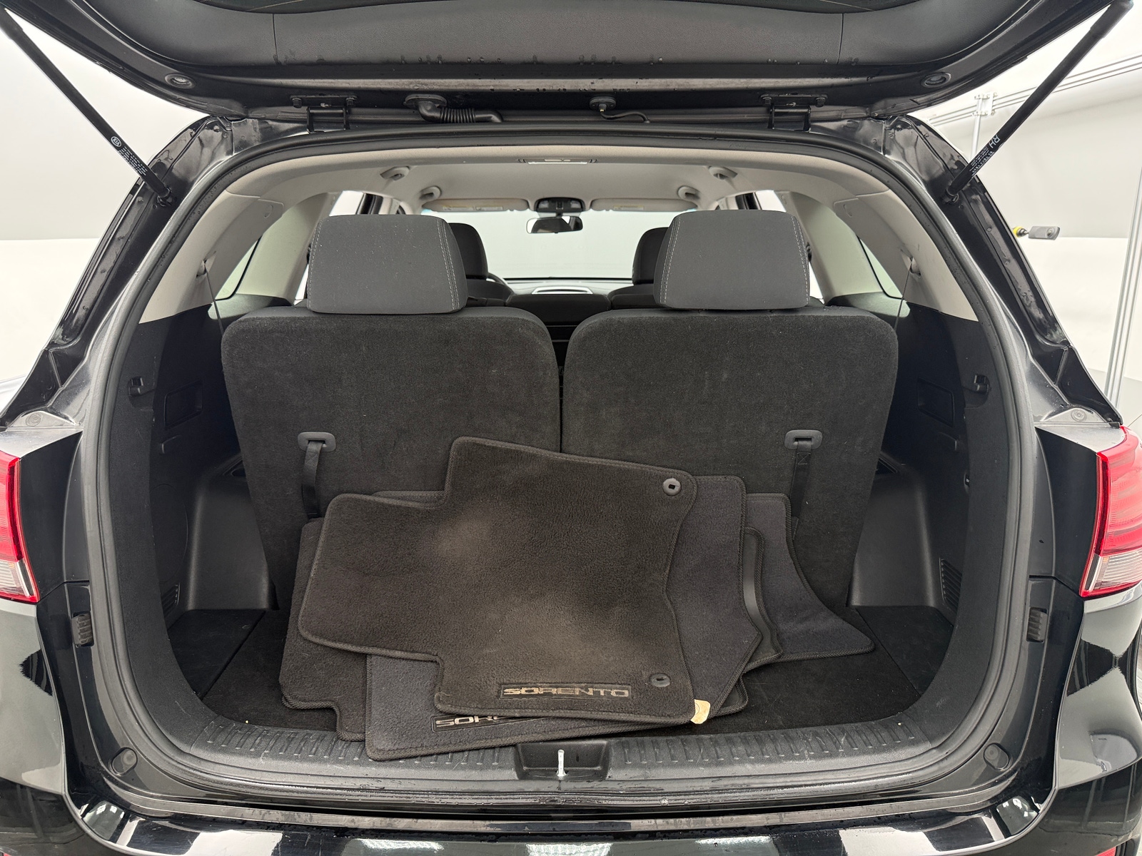 Thumbnail: 2020 Kia Sorento - 7