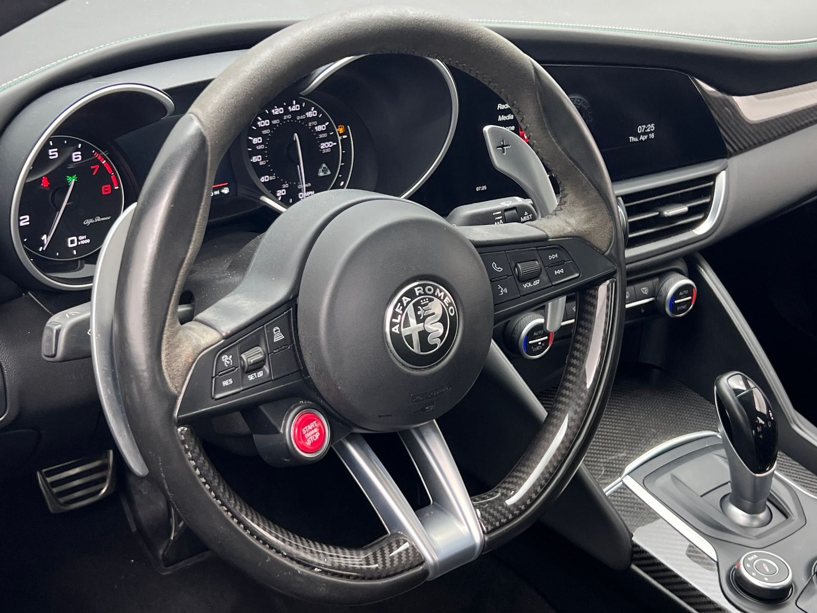 Thumbnail: 2019 Alfa Romeo Giulia - 4