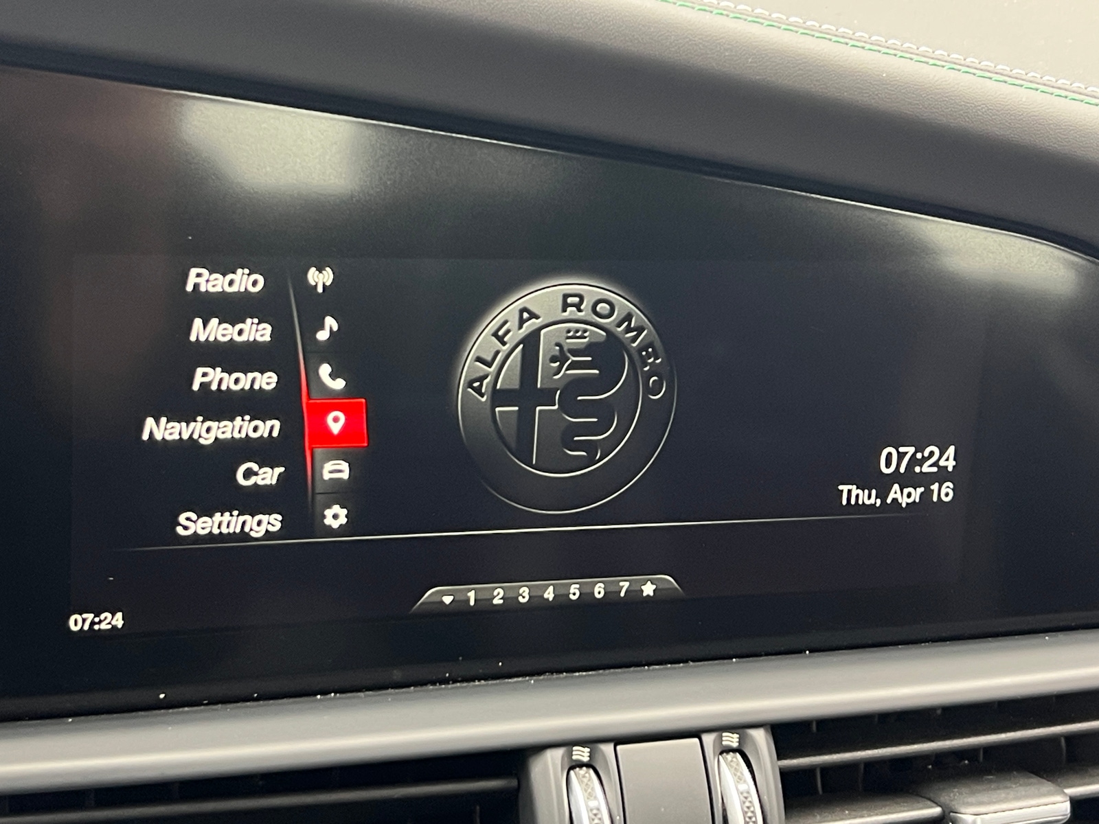 Thumbnail: 2019 Alfa Romeo Giulia - 3