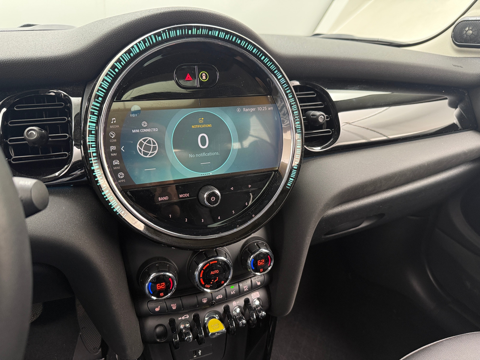 Thumbnail: 2024 MINI Cooper Hardtop - 3