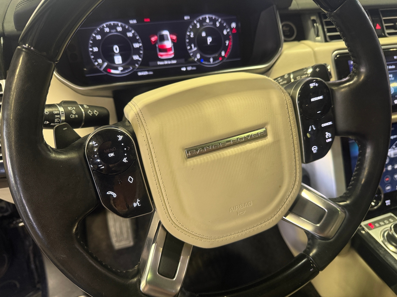 Thumbnail: 2019 Land Rover Range Rover - 4